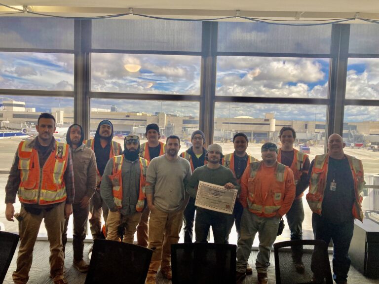 Hensel Phelps Presents an Award for Safety Excellence to Murray Company Pipefitters at LAX T4 Project